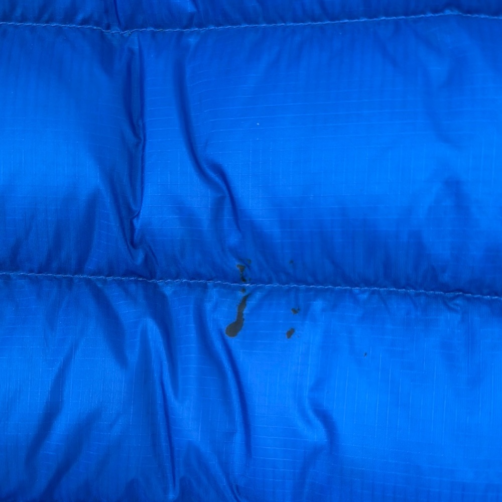 Blue and Green Puffer Jacket with Quilted Design and Attached Hood - Picture 7 of 10